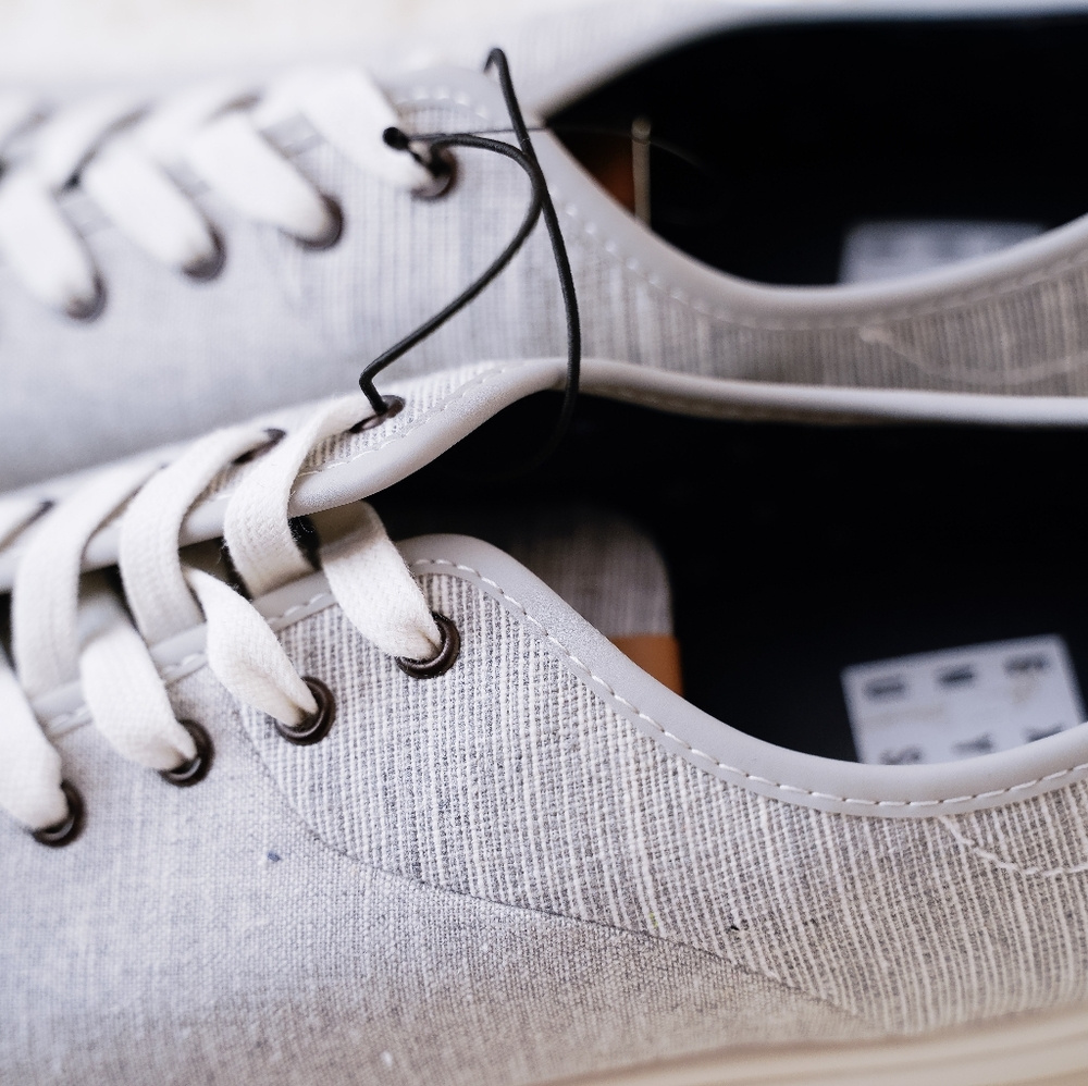 Express Low Top Lace-Up Sneakers With Leather Tab - Picture 11 of 12